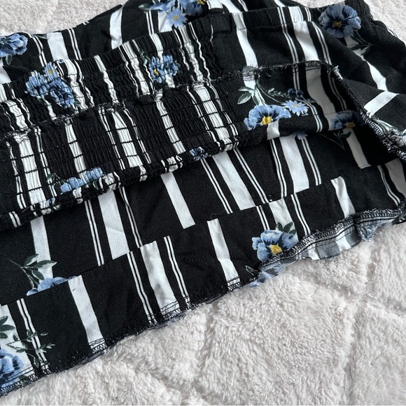 Torrid | Black Floral Stripe Culotte Crop Spaghetti Strap Tank | Size 3X - Picture 7 of 10